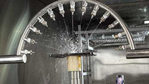 Main ke Durability Labs Apple di Silicon Valley, Lihat iPhone Disiram!